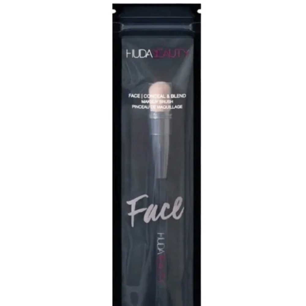 💎 HUDA BEAUTY Face Conceal & Blend Complexion Brush New In Package